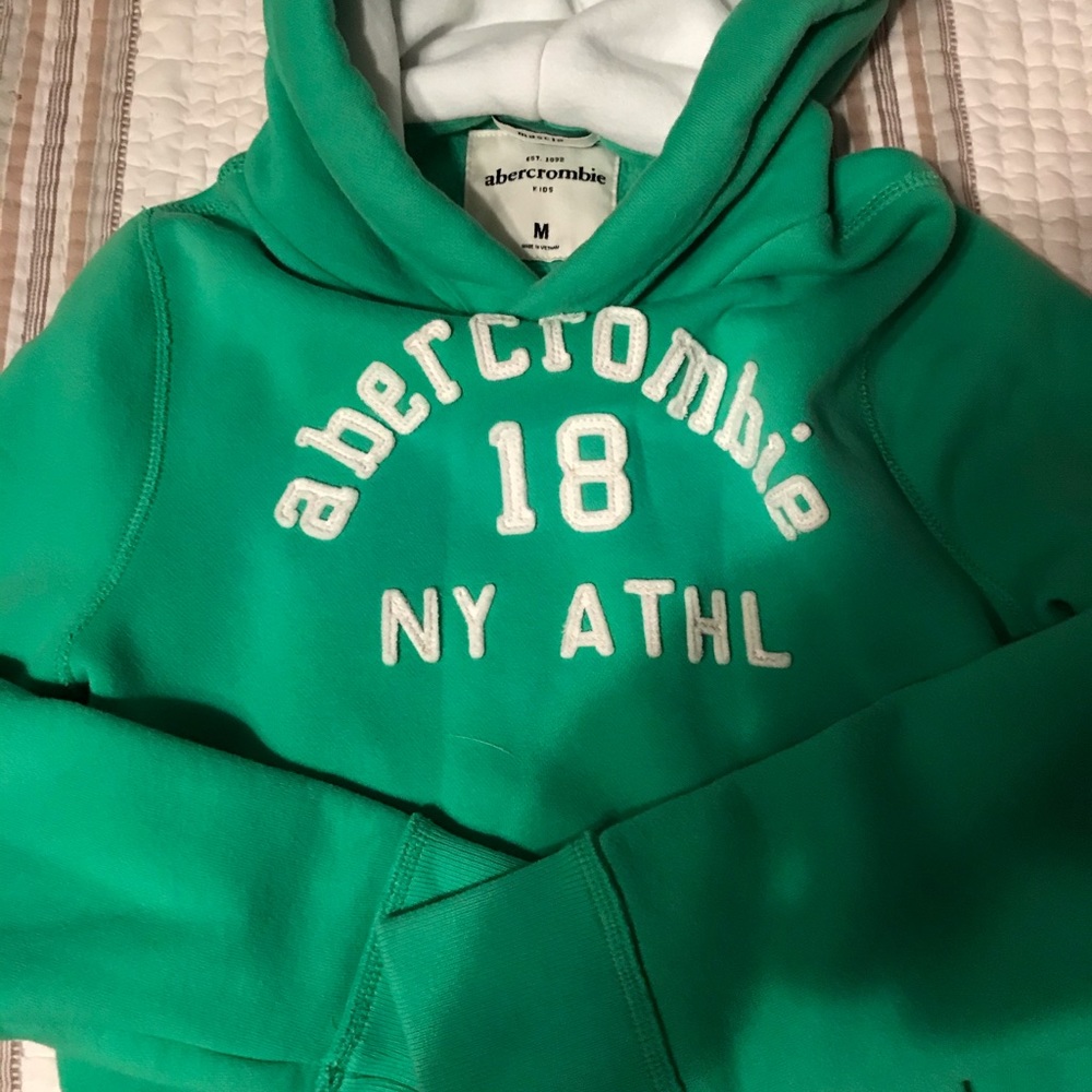 Super soft Abercrombie kids sweatshirt size medium